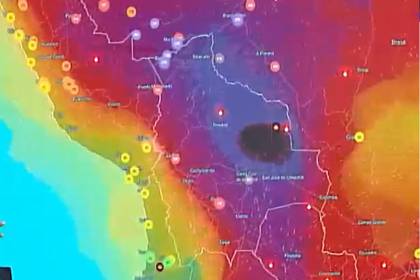 Una “mancha negra” muestra desde un satélite cómo el fuego golpea más a una parte de Santa Cruz