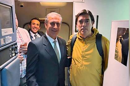 Estanislao Finfera jura como nuevo gerente de BoA a bordo de una aeronave
