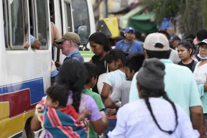 El Gobierno llega a un acuerdo con un bloque de los transportistas de Santa Cruz