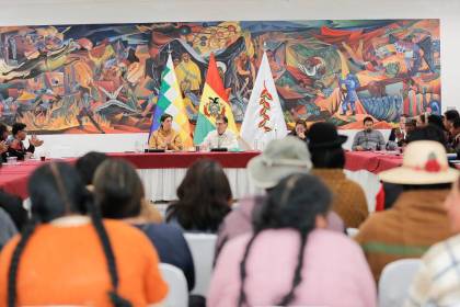 Gobierno anuncia diálogo con las juntas vecinales de El Alto para este domingo y convoca a dirigentes campesinos de La Paz