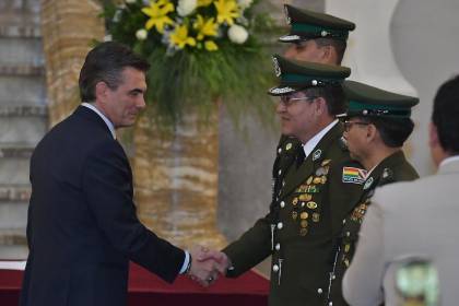 Javier Álvarez es posesionado como nuevo comandante general de la Policía Boliviana