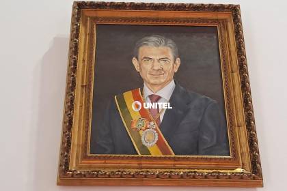 Incorporan el retrato de Rodrigo Paz a la galería de presidentes de la Casa de la Libertad en Sucre