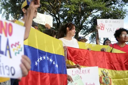 Residentes venezolanos convocan a concentraciones en cinco ciudades bolivianas para celebrar la captura de Maduro