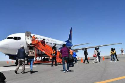 YPFB Logística ratifica que venta de jet fuel a aerolíneas es en bolivianos y dice que genera ganancias para el país