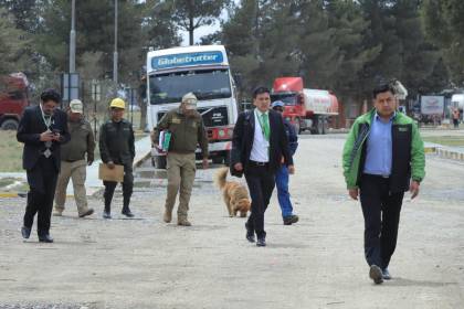 Registro a planta de YPFB en Senkata: Fiscalía reporta un arrestado y dice que dos funcionarias intentaron evitar su ingreso