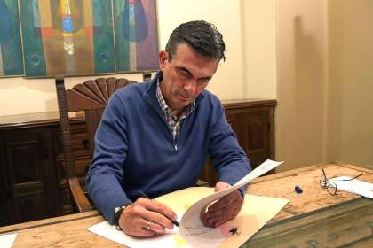 Estos son los siete decretos que puso en vigencia el presidente Rodrigo Paz desde Paraguay