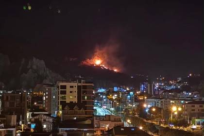 Reportan un incendio forestal en la zona sur de La Paz