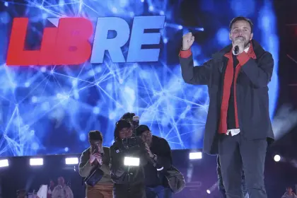 JP Velasco califica de “antidemocrático” que Rodrigo Paz plantee que Tuto baje su candidatura