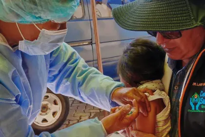 Bolivia se moviliza para frenar al sarampión: Se controlan los viajes a escala nacional; Santa Cruz es el epicentro de la epidemia