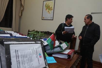 Dockweiler recibe documentación de la Alcaldía de La Paz y advierte sobre información pendiente