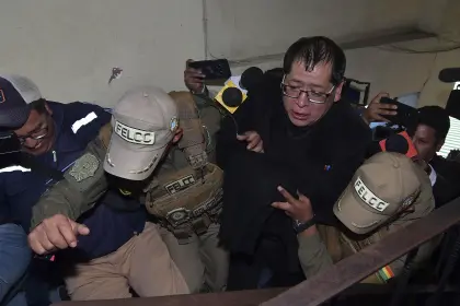 Expresidente del TDJ de La Paz pagó fianza de Bs 50.000 y cumple detención domiciliaria por el caso consorcio, según abogado