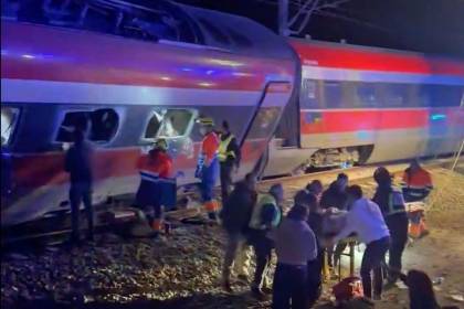Sube a al menos 39 los muertos por la colisión de dos trenes en España