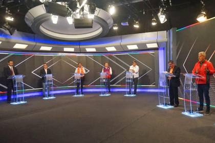 Debates: Más de 100 candidatos a alcalde participaron de forma simultánea en las nueve ciudades capitales del país
