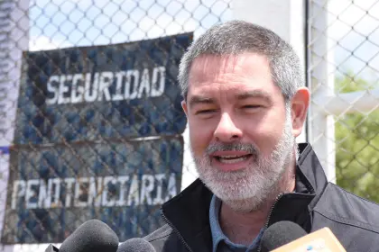 Matkovic se reúne con Camacho en Chonchocoro para evaluar los resultados de la tercera encuesta de intención de voto