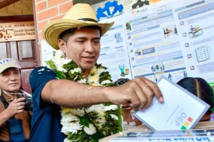 Apedrearon a Andrónico Rodríguez cuando acudió a votar en Entre Ríos