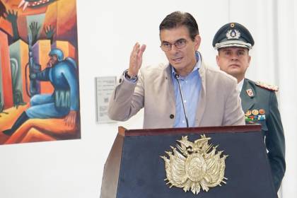 Analista señala que Rodrigo Paz mantiene alta aprobación, pese al incremento de combustibles