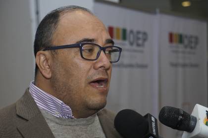 Vocal Ávila dice que la ley de convocatoria a subnacionales debe ser aprobada este martes “sí o sí” para cumplir plazos