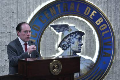 El BCB no venderá dólares directamente al público y hace evaluación positiva sobre el tipo de cambio flexible