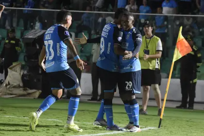 Blooming responde a las críticas por las luminarias en el Tahuichi ¿Habrá sanción?