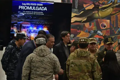 Paz anuncia un plan para retomar la “normalidad” y pide a los militares y policías “actuar con firmeza”, pero respetando la Constitución