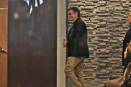 El presidente Paz llega a la reunión que busca concretar diálogo con sectores movilizados
