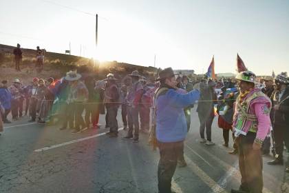 El evismo reanuda su marcha desde Panduro rumbo a La Paz 