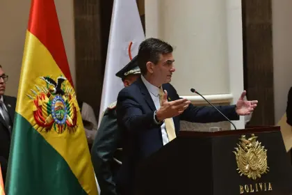 Paz, Lara y los flamantes ministros sostienen su primera reunión de Gabinete