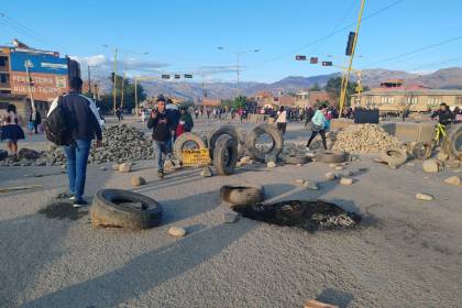 La semana arranca con más de 20 puntos de bloqueo en el país; suman 15 días de movilizaciones