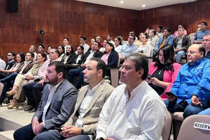 Parlamentarios electos cruceños y comité cívico trazan la ruta para aprobar normas y fortalecer la autonomía