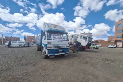 Por falta diésel, ladrones abandonaron un camión robado en El Alto, reporta la Policía 