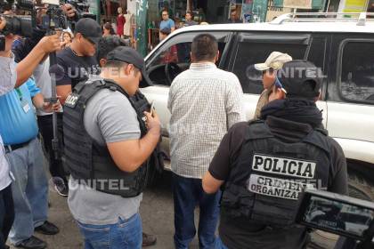 Atracan y balean tres veces a un librecambista en el mercado Los Pozos