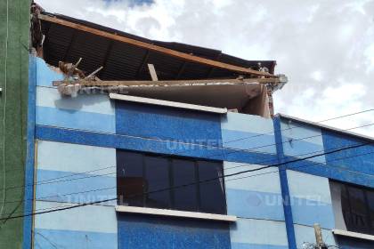 Se registra una explosión en un edificio de La Paz y reportan al menos una persona herida