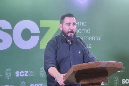 Gobernación cruceña recibe fondos del Ministerio de Economía y garantiza el pago al sector salud