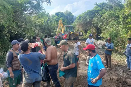 Pailón: Se anegan cultivos de soya y sorgo tras la rotura de un dique en la comunidad Puerto Ibáñez