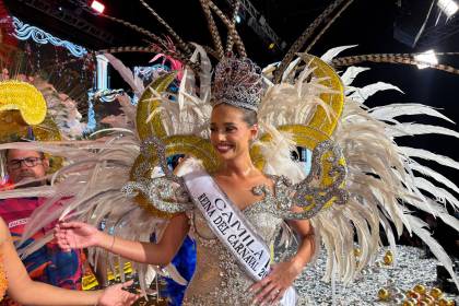“Esta es la coronación del pueblo”, dijo Camila I y dedicó su Reinado a Santa Cruz