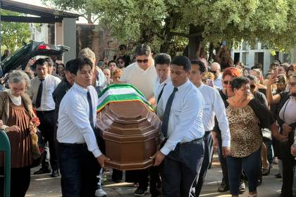 El último adiós a Alenir Echeverría, la voz emblemática de la música cruceña