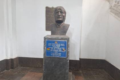Retiran busto de Evo Morales del Legislativo para evitar “culto a la personalidad”
