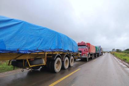 San Julián: Bloqueo en la ruta Santa Cruz-Beni cumple 33 días y transportistas aguardan solución al conflicto 