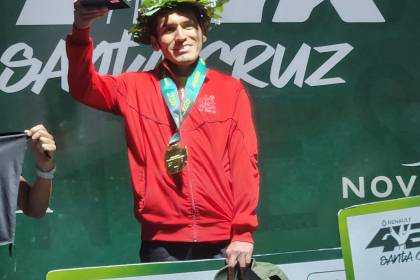 Jorge Gonzales Vidal conquista la Maratón de Santa Cruz