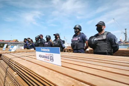 Identifican a dos presuntos socios de la empresa vinculada a la droga incautada en el puerto de Arica, señala fiscal