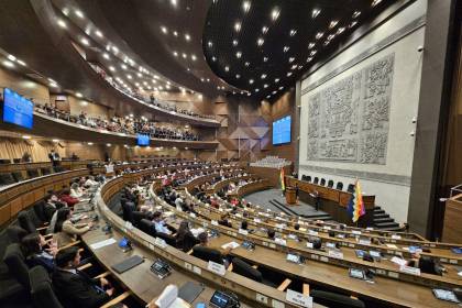 Diputados y senadores fueron convocados a sesión este jueves para conformar comisiones y comités en sus cámaras