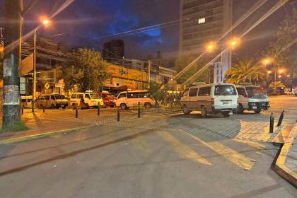 Los choferes de La Paz y El Alto activan el paro indefinido por la gasolina a la espera de la convocatoria del Presidente al diálogo