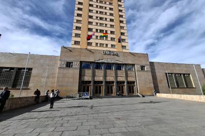 La UMSA evacúa sus predios y dispone clases virtuales “hasta nuevo aviso” por las movilizaciones