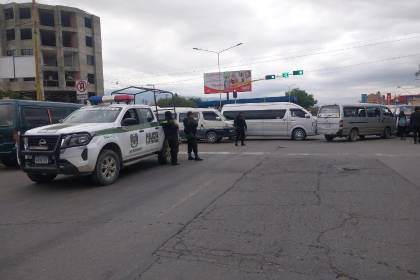 Debido al bloqueo de transportistas, suspenden las salidas de Cochabamba al occidente del país