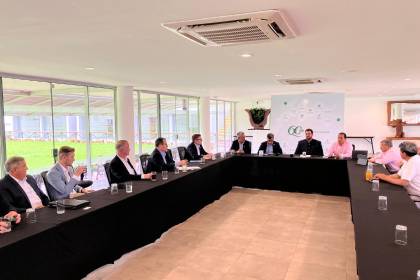 Agencia de Comercio de EEUU señala que está comprometida a asociarse con Bolivia y una delegación está en el país