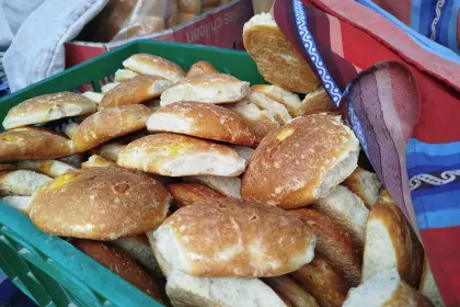 Ya se vende pan a 80 centavos en La Paz; el Gobierno busca frenar el incremento del precio en una reunión clave este jueves