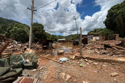 La Paz: Inundación en Guanay deja varias viviendas bajo el agua 