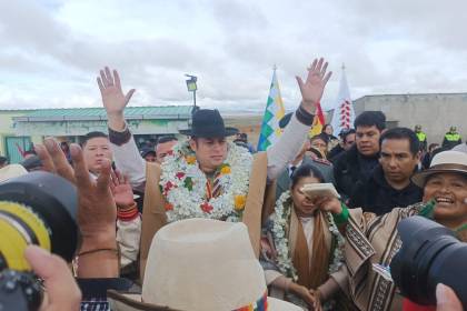 “Hay que nacer en Bolivia para entender la patria”, dice Lara en referencia al presidente Rodrigo Paz