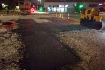 Santa Cruz: Saavedra arranca su gestión con trabajos de bacheo en la avenida San Martín