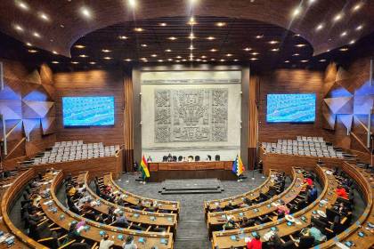 En medio del diálogo, Diputados sesionan este miércoles por dos créditos por más de $us 160 millones
